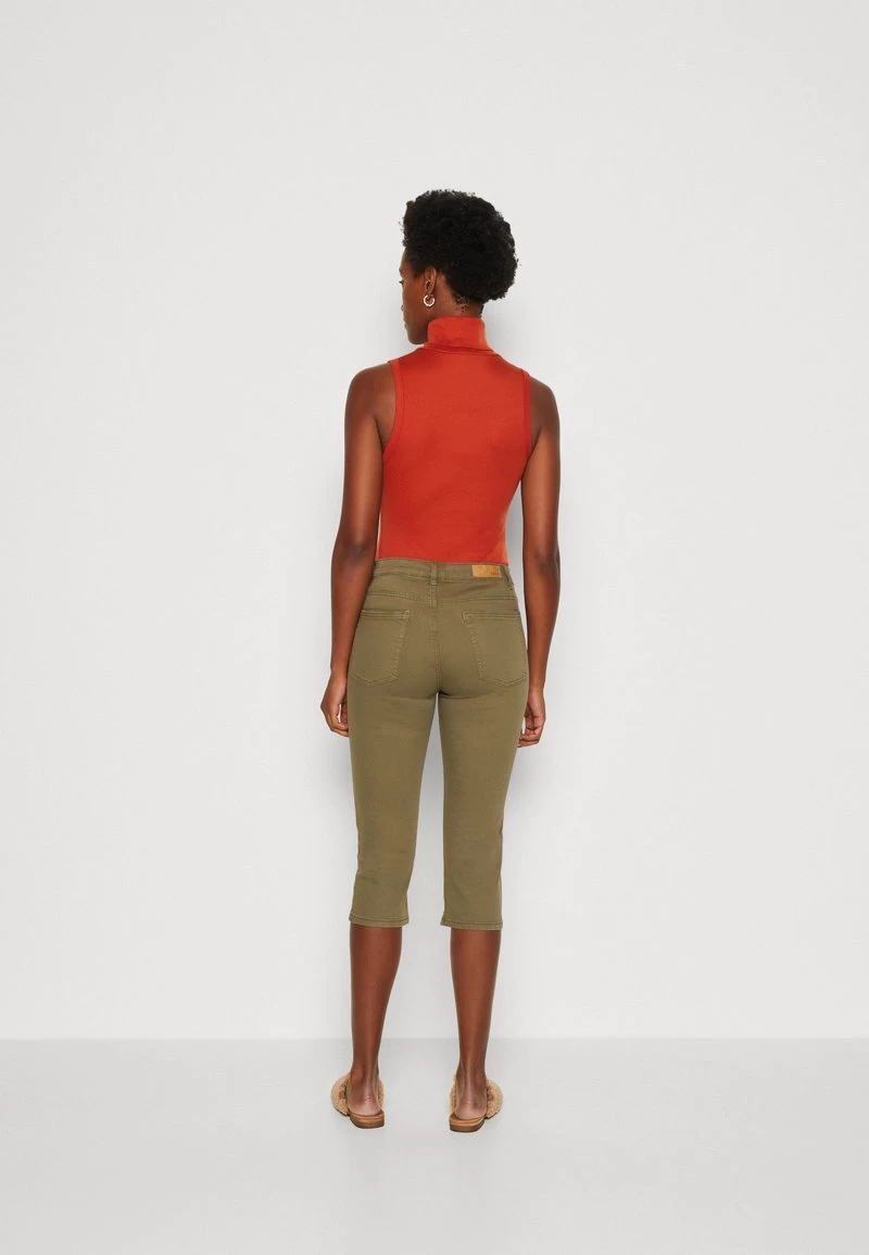 Edc By Esprit CAPRI - Jeans Shorts - Khaki Green – Bild 3